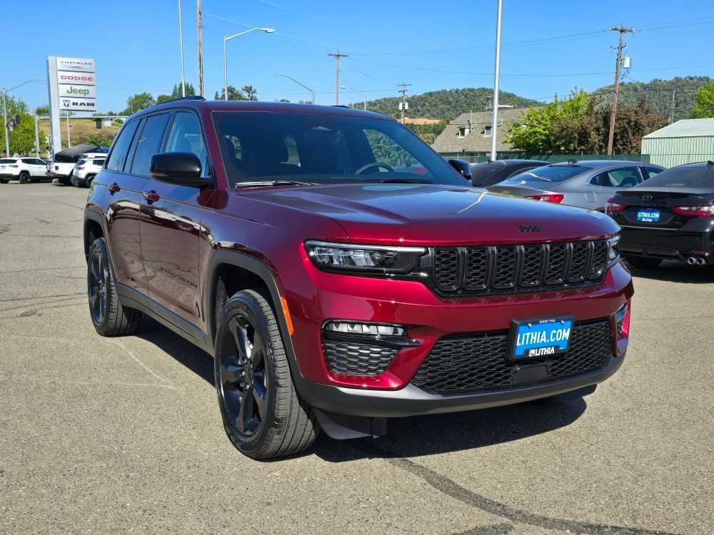new 2025 Jeep Grand Cherokee car, priced at $46,995