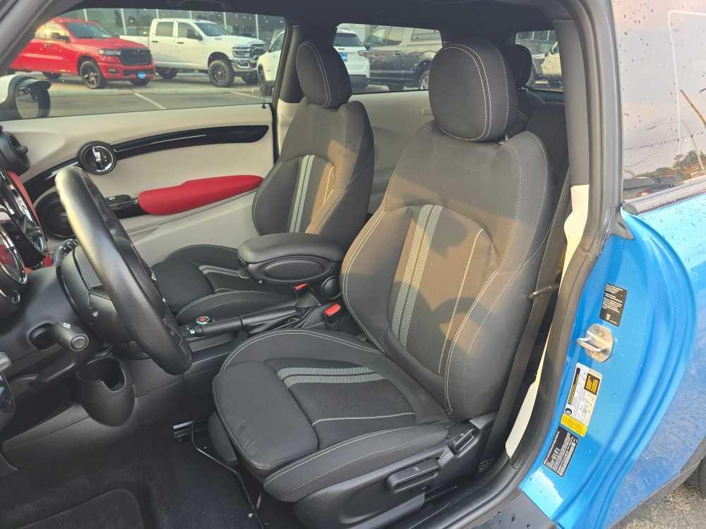 used 2018 MINI Hardtop car, priced at $18,995