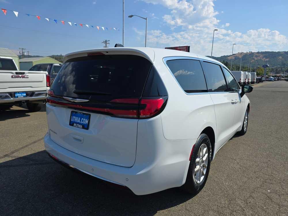 used 2024 Chrysler Pacifica car, priced at $37,495