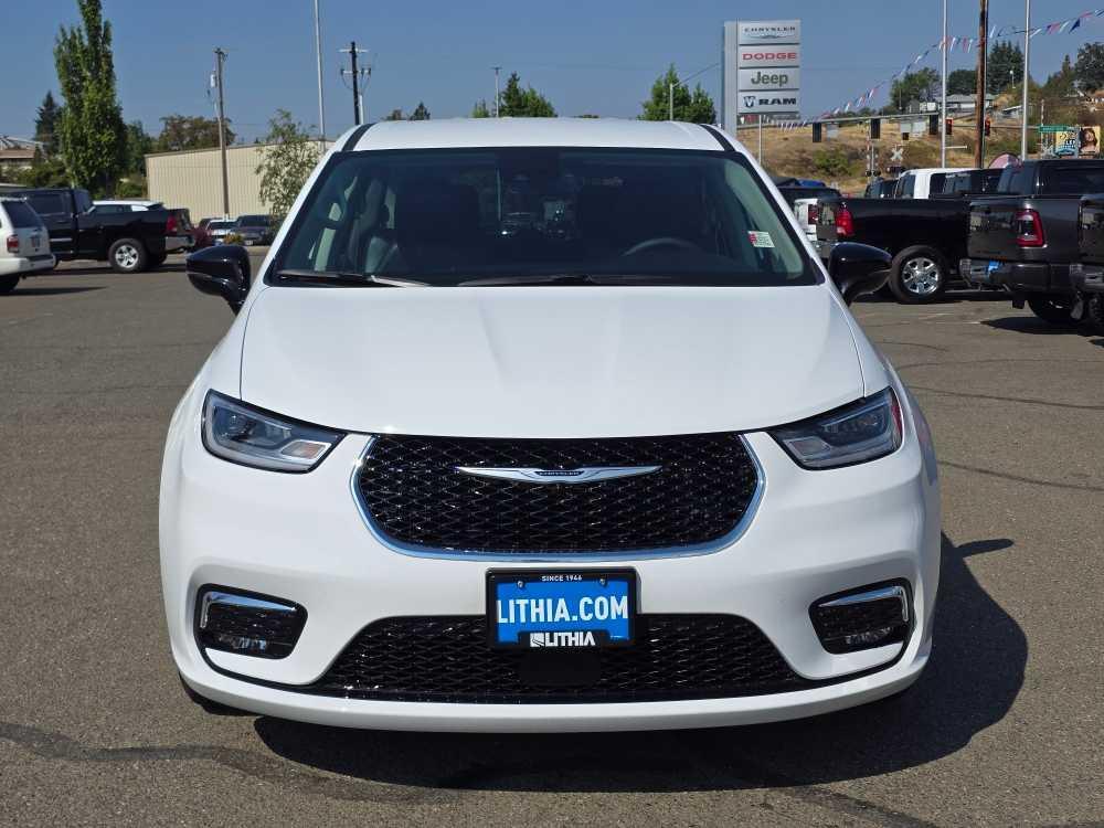 used 2024 Chrysler Pacifica car, priced at $37,495