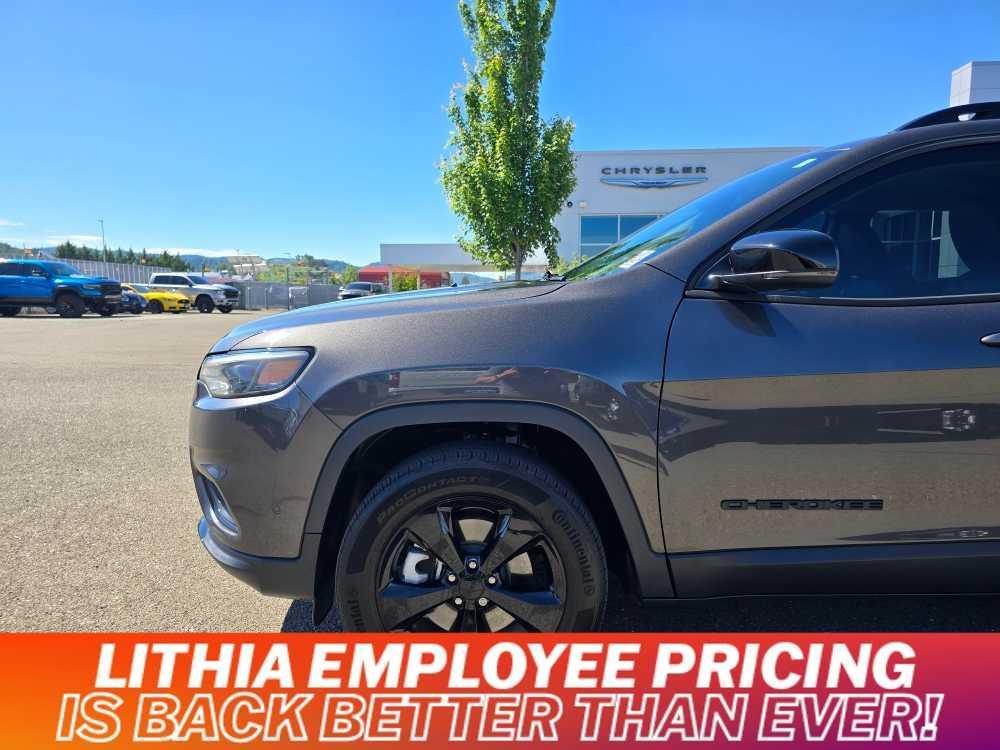 used 2023 Jeep Cherokee car, priced at $32,995