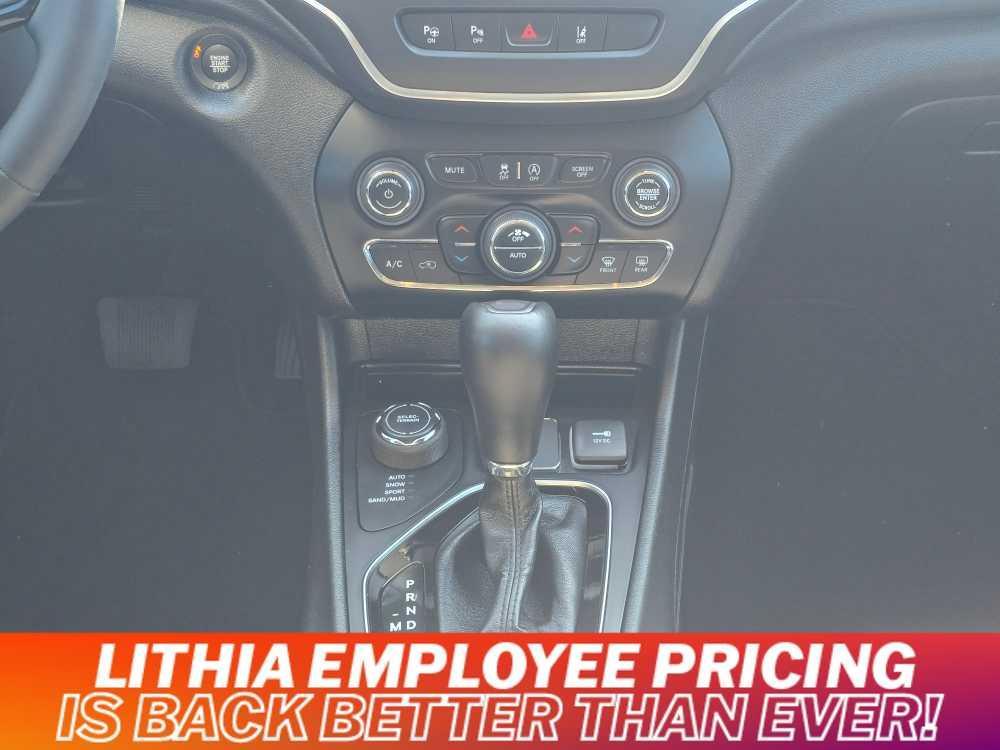 used 2023 Jeep Cherokee car, priced at $32,995