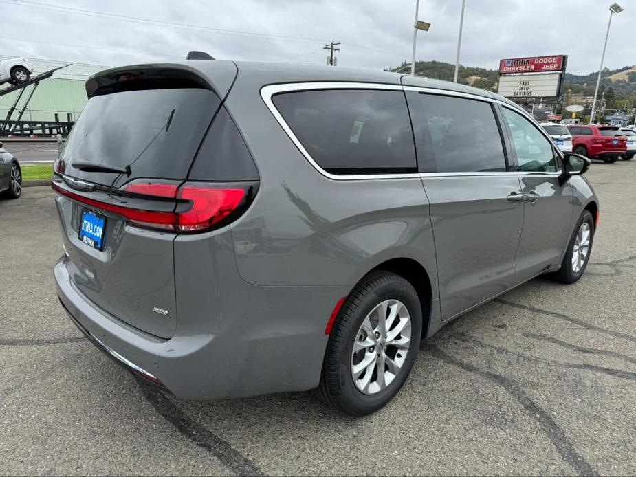 new 2024 Chrysler Pacifica car, priced at $42,995