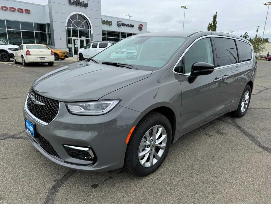 new 2024 Chrysler Pacifica car, priced at $42,995