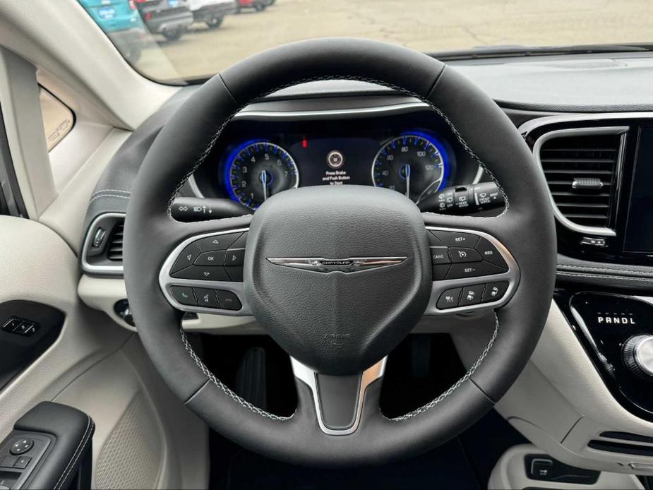 new 2024 Chrysler Pacifica car, priced at $42,995