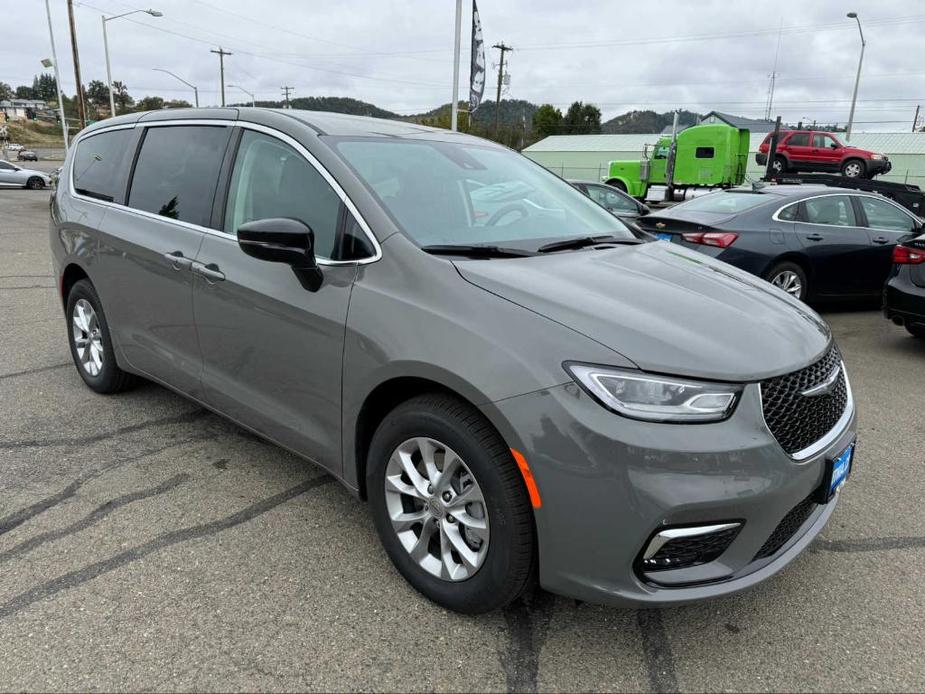 new 2024 Chrysler Pacifica car, priced at $42,995