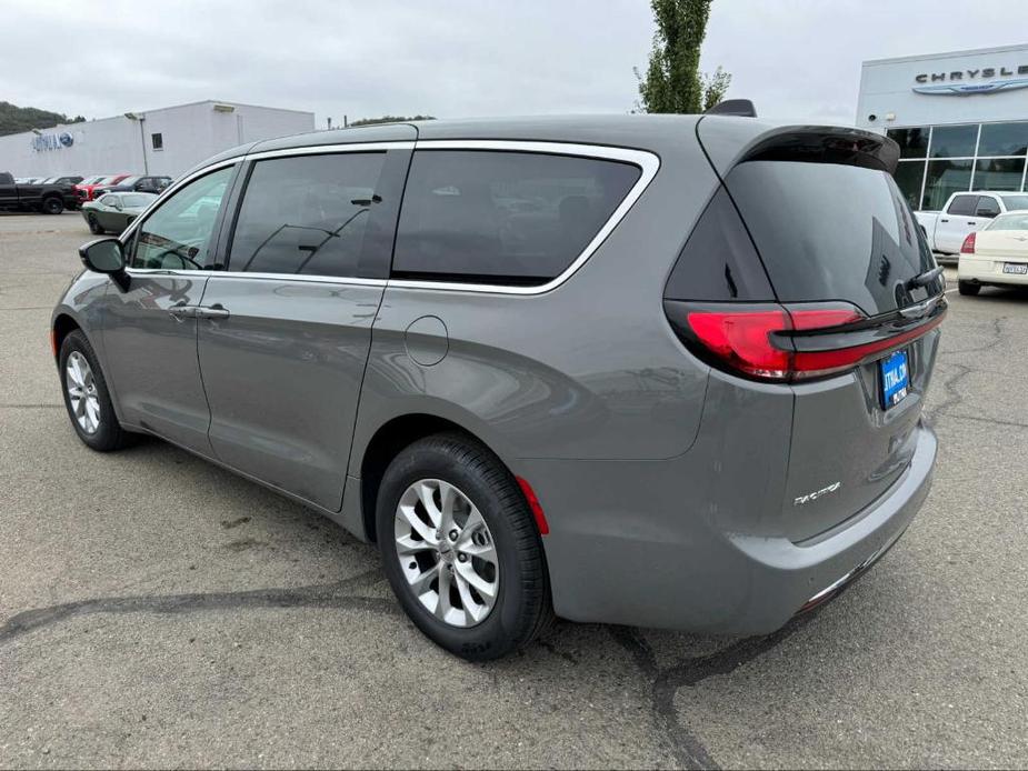 new 2024 Chrysler Pacifica car, priced at $42,995