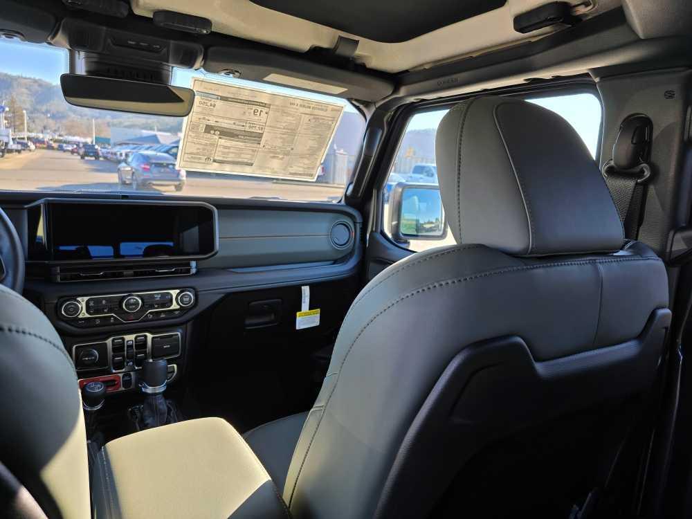 new 2025 Jeep Gladiator car, priced at $59,995