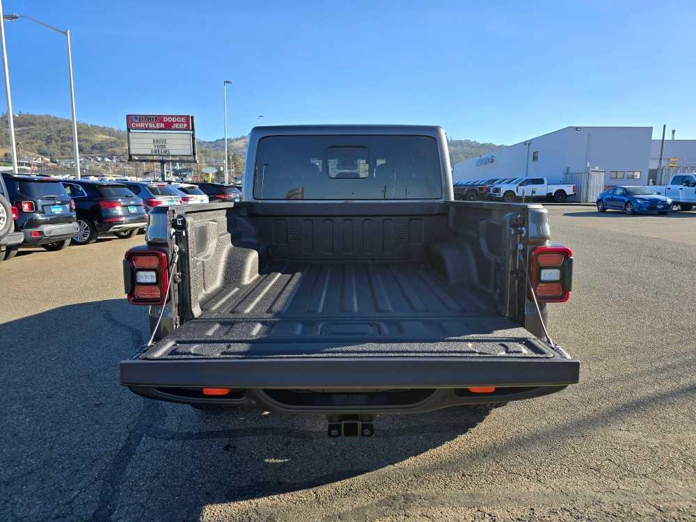 new 2025 Jeep Gladiator car, priced at $59,995