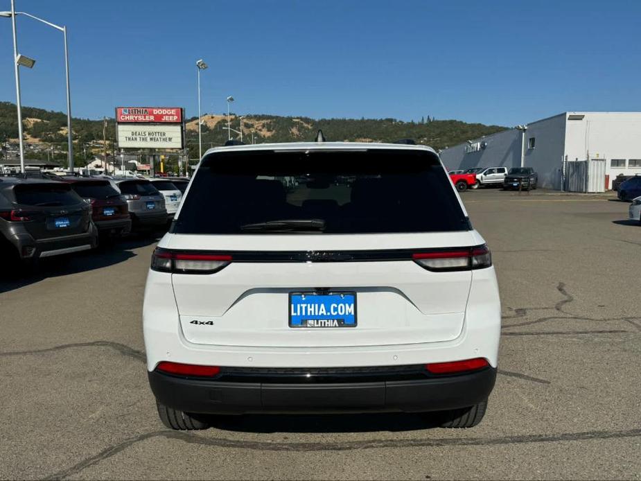 new 2024 Jeep Grand Cherokee car, priced at $38,495