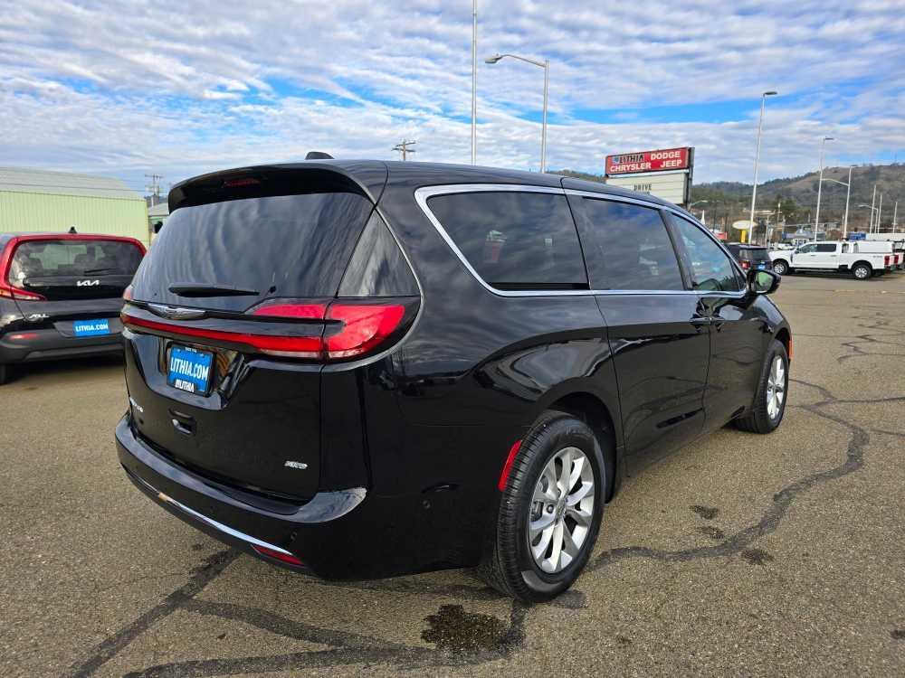 new 2025 Chrysler Pacifica car, priced at $43,995