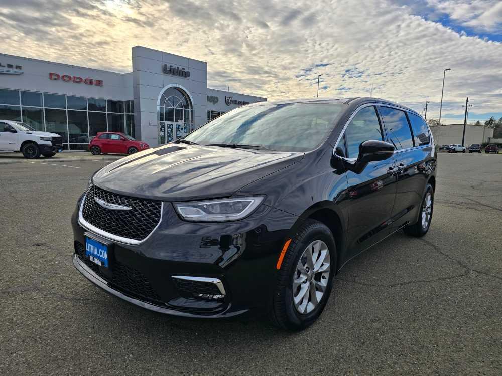 new 2025 Chrysler Pacifica car, priced at $43,995