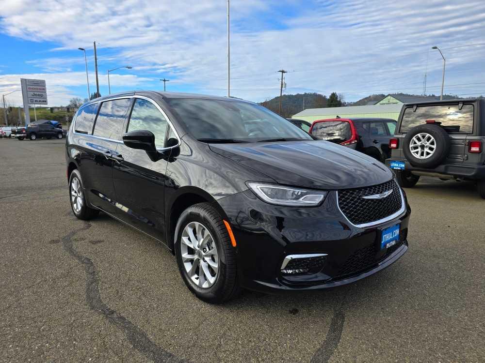 new 2025 Chrysler Pacifica car, priced at $43,995