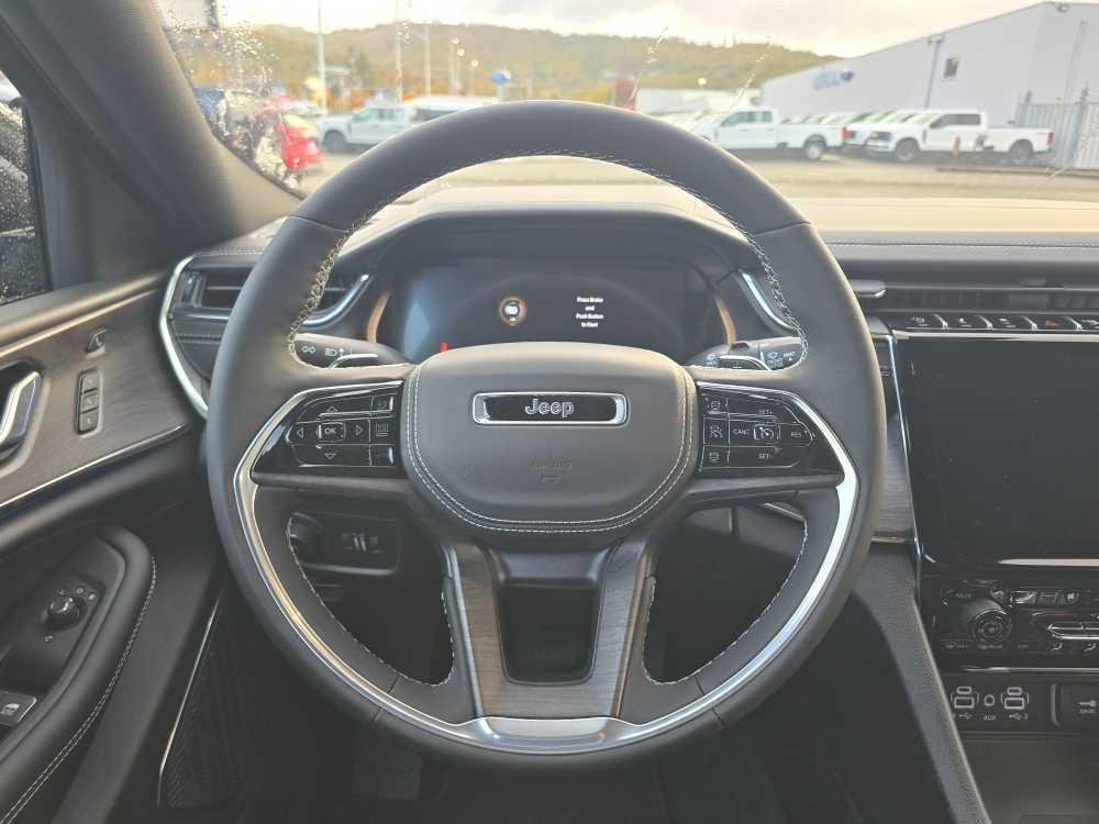 new 2025 Jeep Grand Cherokee car, priced at $56,995