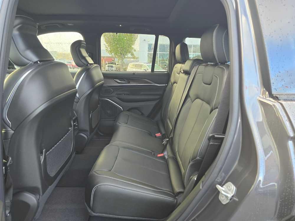 new 2025 Jeep Grand Cherokee car, priced at $56,995