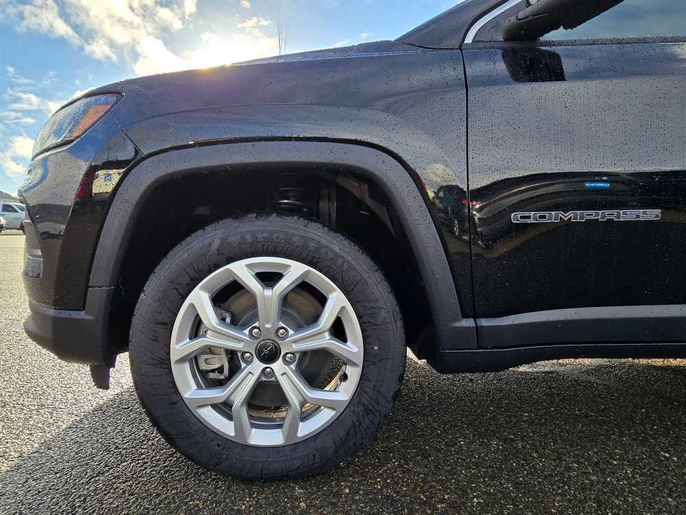 new 2025 Jeep Compass car, priced at $25,995