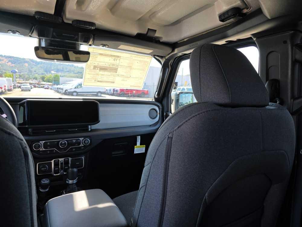 new 2025 Jeep Gladiator car, priced at $46,995