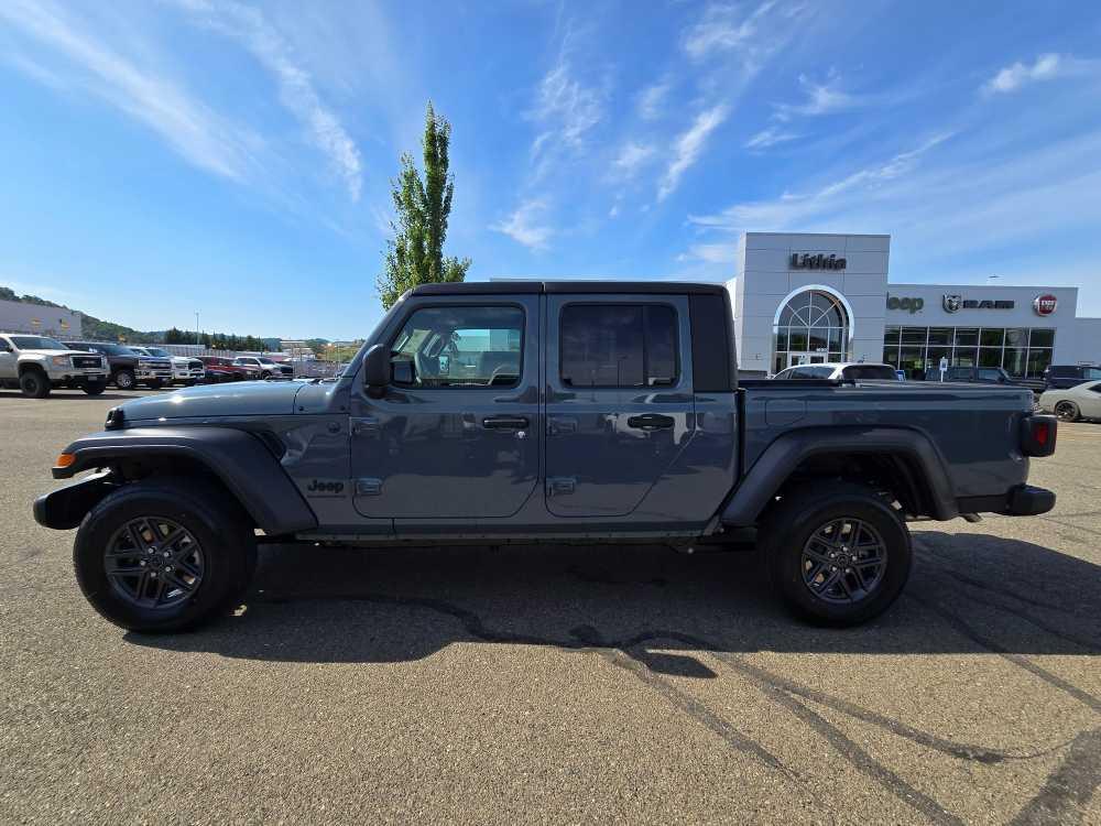 new 2025 Jeep Gladiator car, priced at $46,995