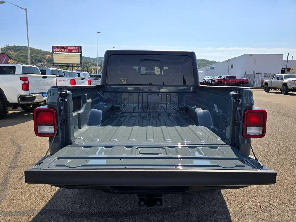 new 2025 Jeep Gladiator car, priced at $46,995