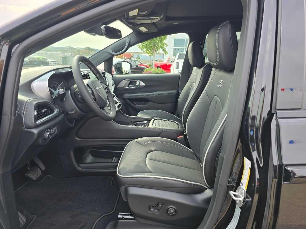new 2026 Chrysler Pacifica car, priced at $45,495