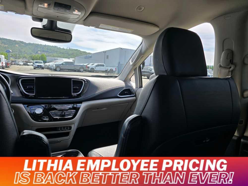 used 2021 Chrysler Pacifica Hybrid car, priced at $23,995