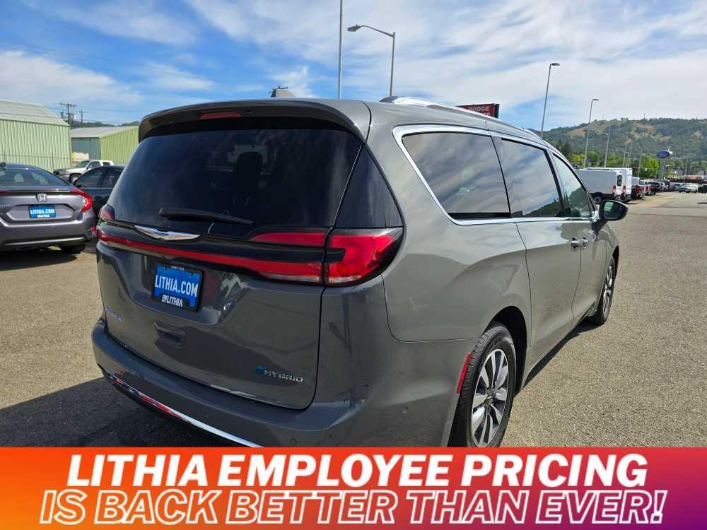 used 2021 Chrysler Pacifica Hybrid car, priced at $23,995