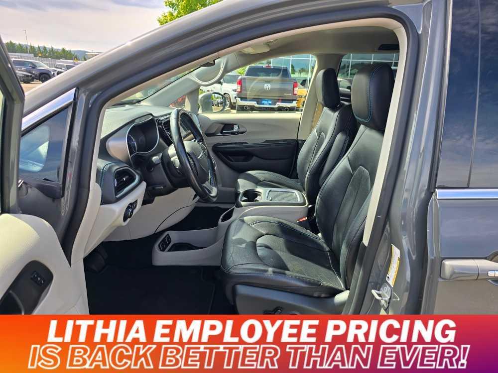 used 2021 Chrysler Pacifica Hybrid car, priced at $23,995