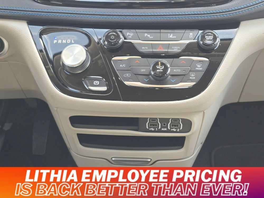 used 2021 Chrysler Pacifica Hybrid car, priced at $23,995