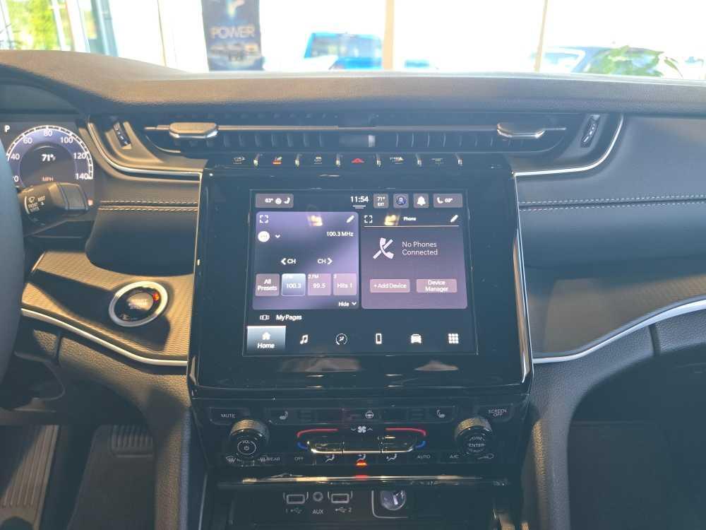 new 2025 Jeep Grand Cherokee car, priced at $44,995