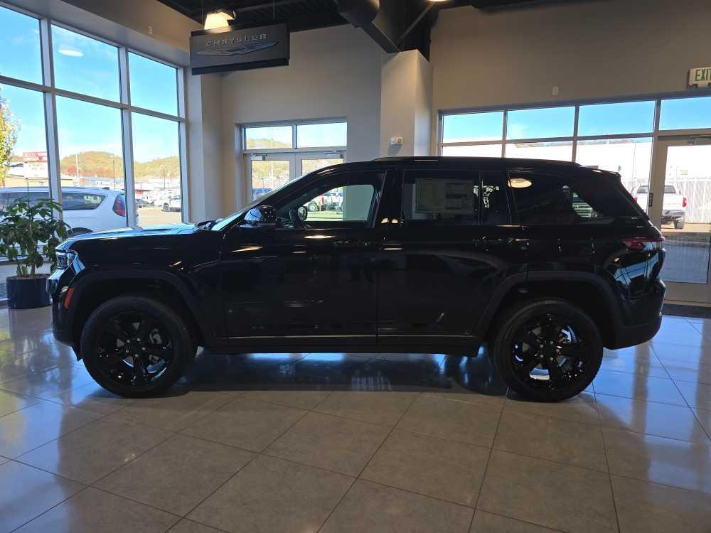 new 2025 Jeep Grand Cherokee car, priced at $44,995