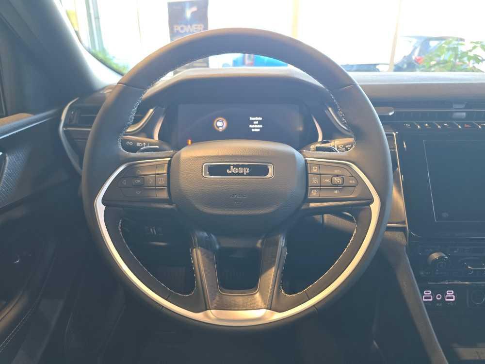 new 2025 Jeep Grand Cherokee car, priced at $44,995