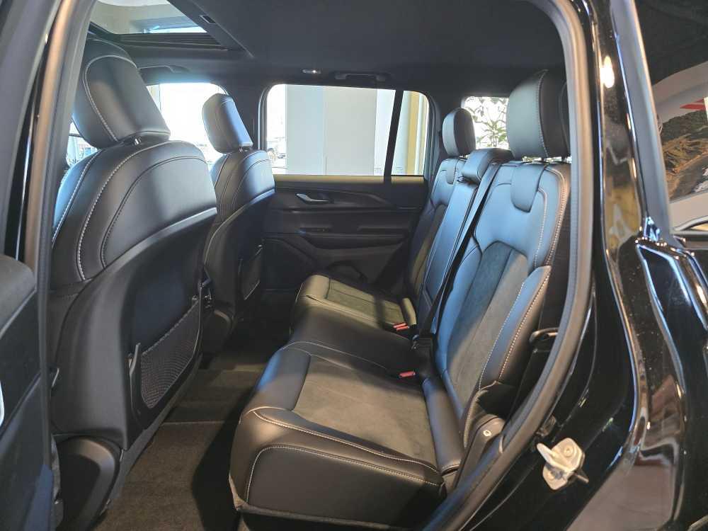 new 2025 Jeep Grand Cherokee car, priced at $44,995