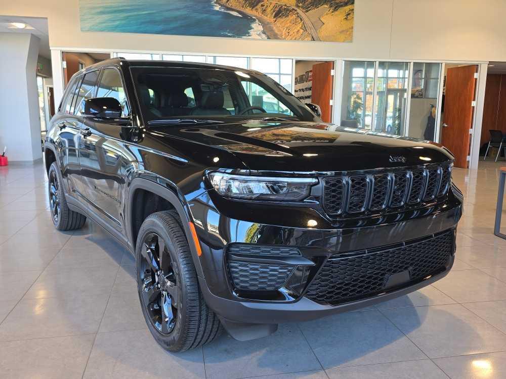 new 2025 Jeep Grand Cherokee car, priced at $44,995