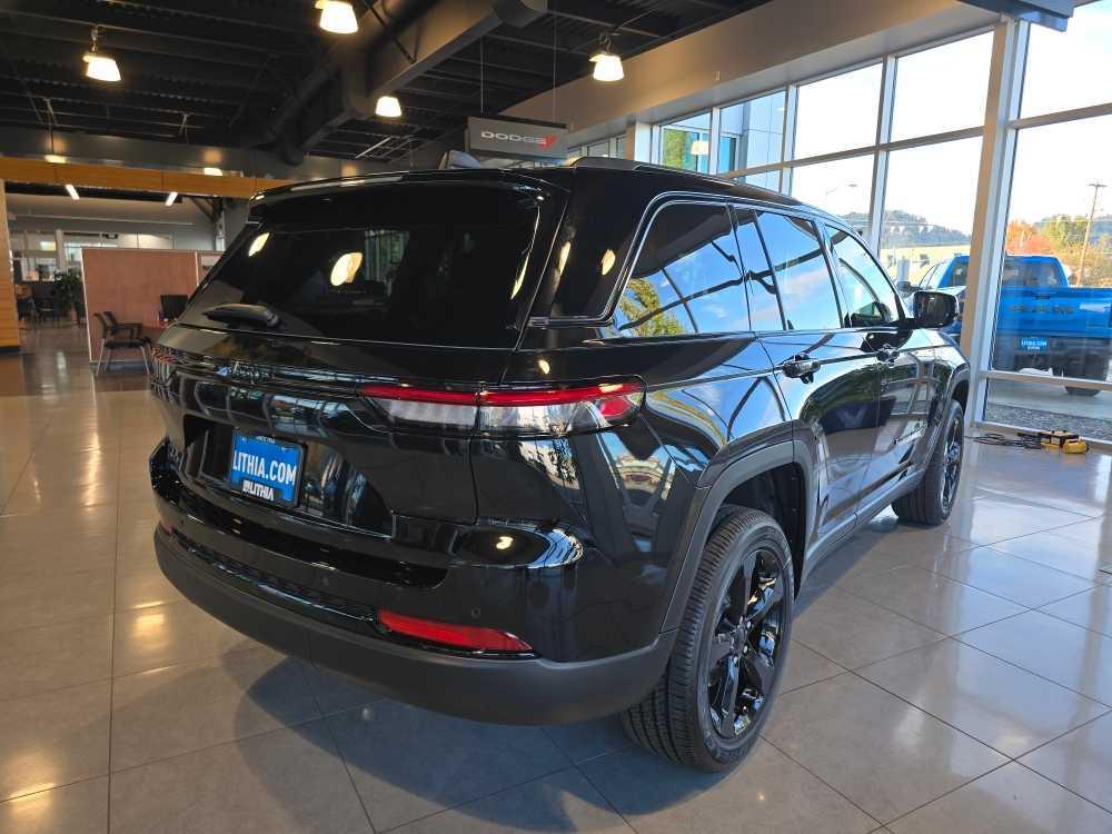 new 2025 Jeep Grand Cherokee car, priced at $44,995