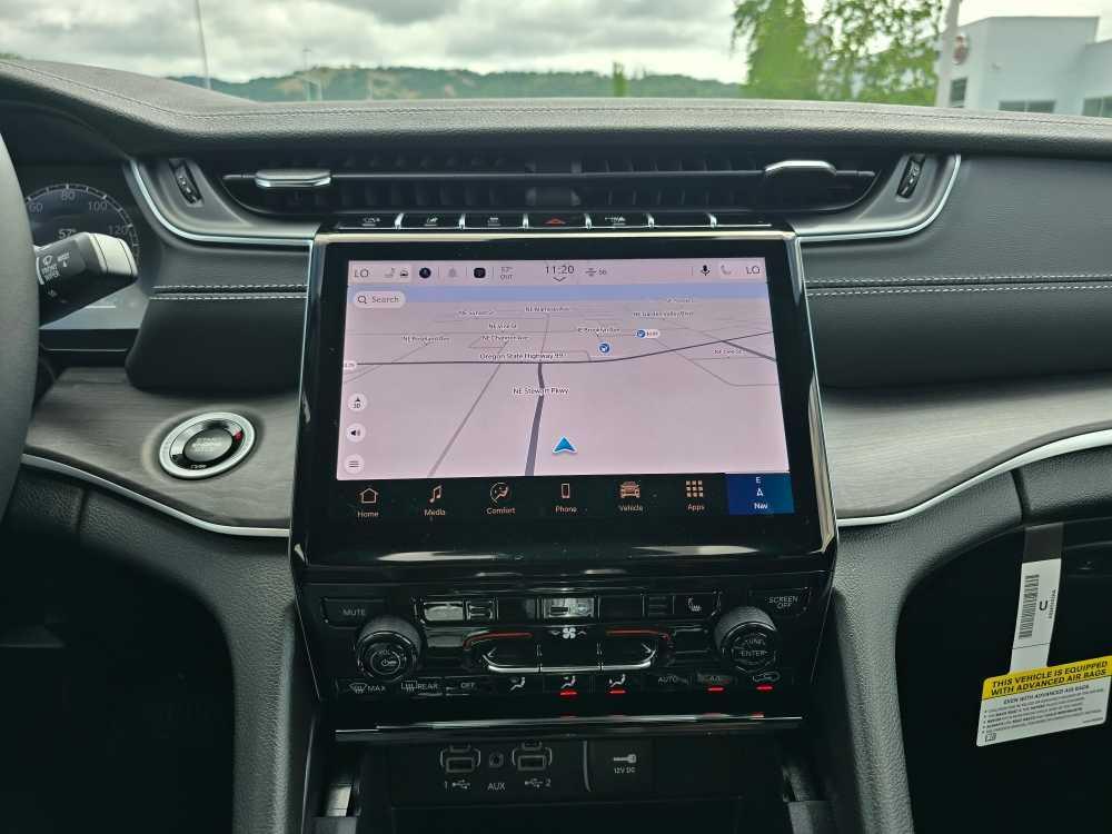 new 2025 Jeep Grand Cherokee car, priced at $48,995