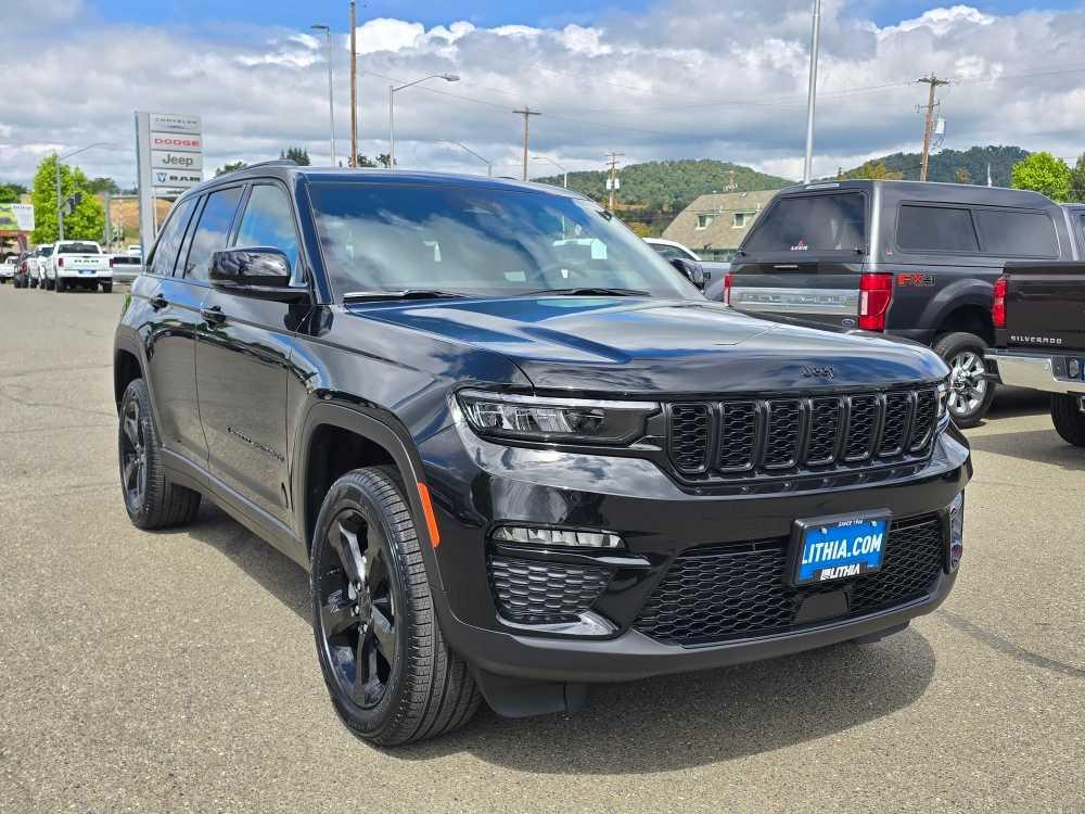 new 2025 Jeep Grand Cherokee car, priced at $48,995