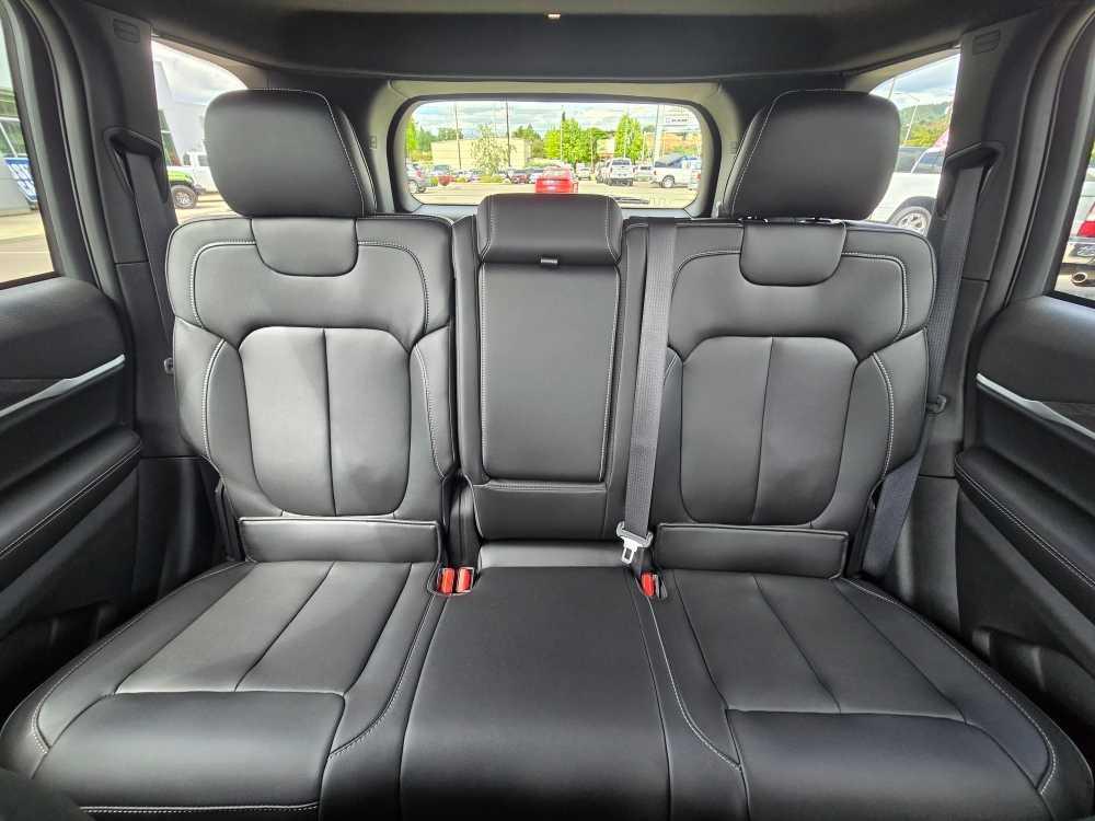 new 2025 Jeep Grand Cherokee car, priced at $48,995