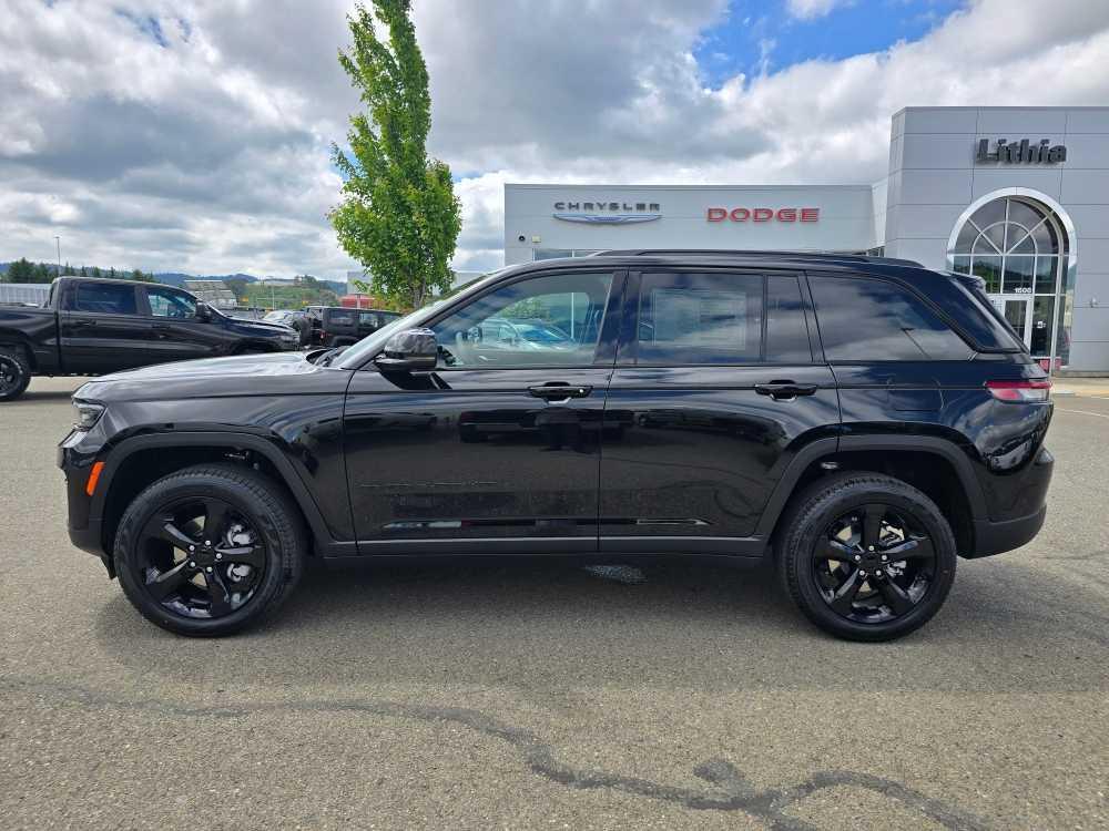 new 2025 Jeep Grand Cherokee car, priced at $48,995