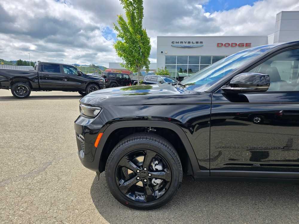 new 2025 Jeep Grand Cherokee car, priced at $48,995