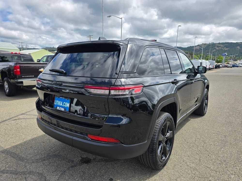 new 2025 Jeep Grand Cherokee car, priced at $48,995