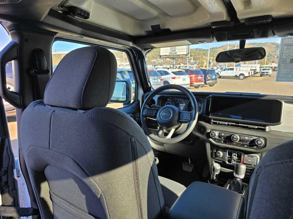 new 2025 Jeep Gladiator car, priced at $39,995