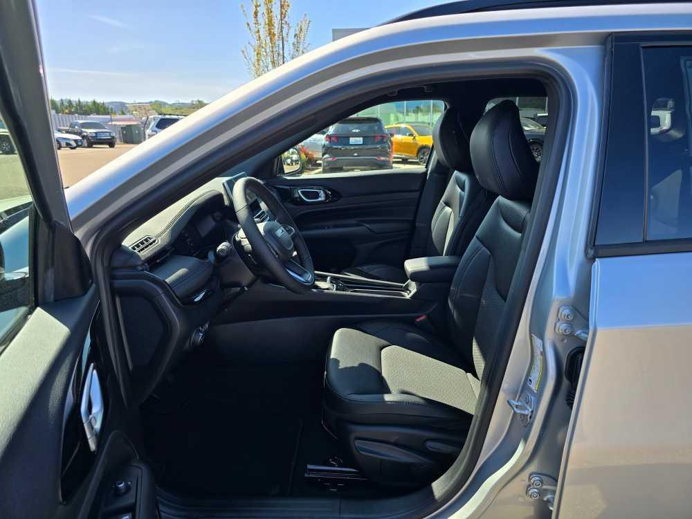 new 2025 Jeep Compass car, priced at $27,995