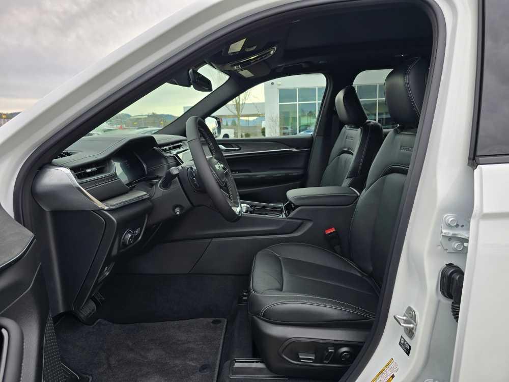 new 2025 Jeep Grand Cherokee L car, priced at $53,995