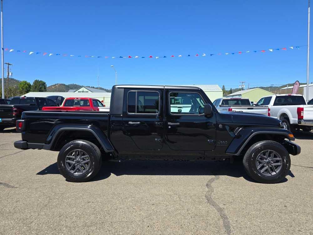 new 2025 Jeep Gladiator car, priced at $44,995