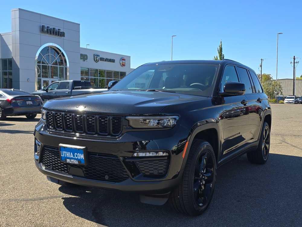 new 2025 Jeep Grand Cherokee car, priced at $48,995