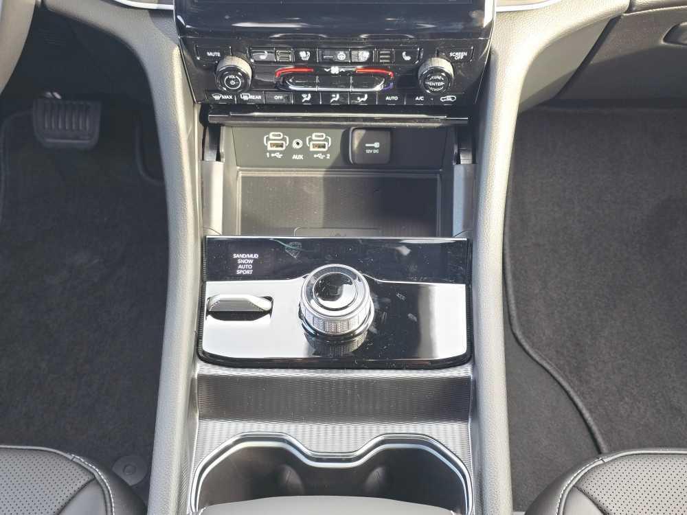 new 2025 Jeep Grand Cherokee car, priced at $51,995