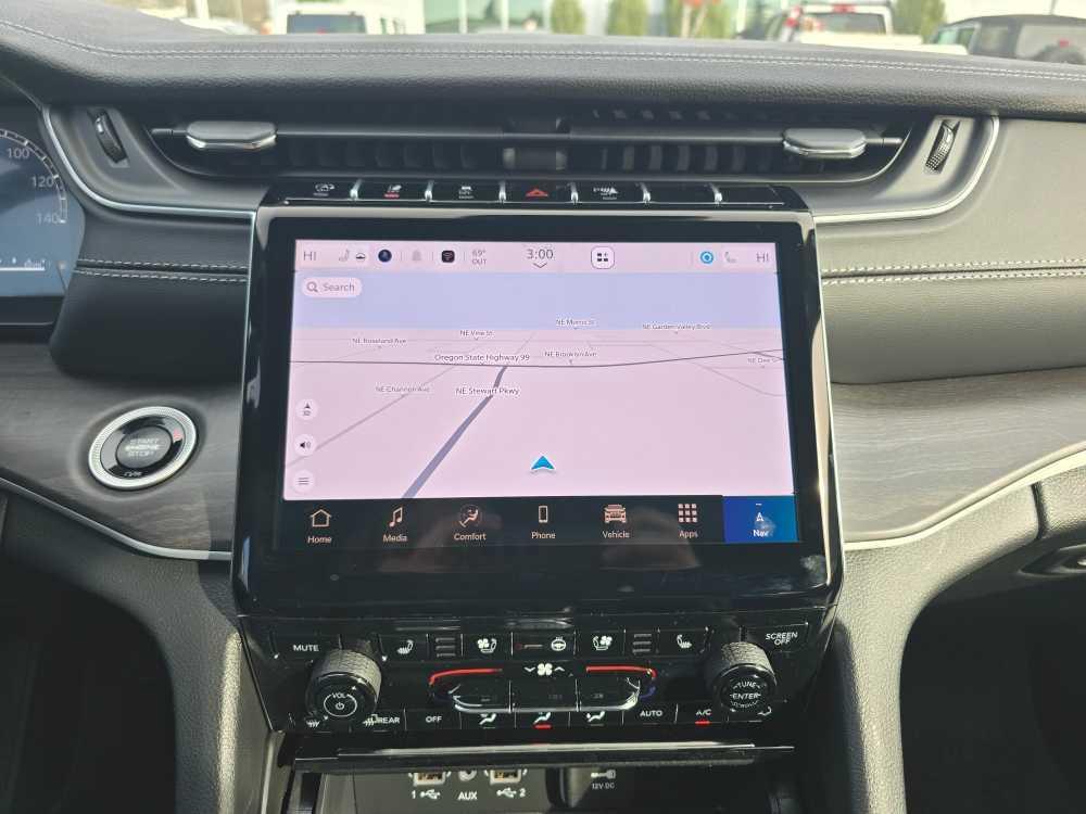 new 2025 Jeep Grand Cherokee car, priced at $51,995