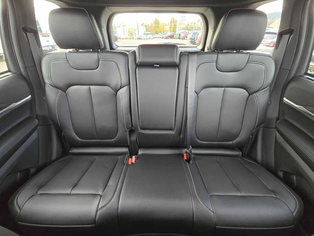 new 2025 Jeep Grand Cherokee car, priced at $51,995