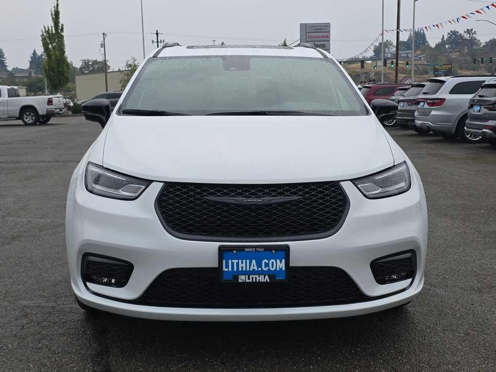 new 2026 Chrysler Pacifica car, priced at $48,995