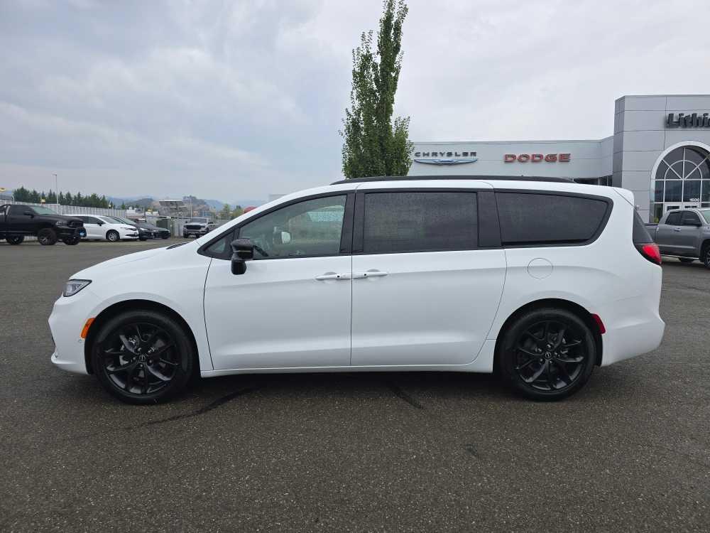 new 2026 Chrysler Pacifica car, priced at $48,995
